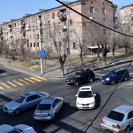 Напротив Спортивно-Концертного Комплекса Apartment Yerevan Exterior photo