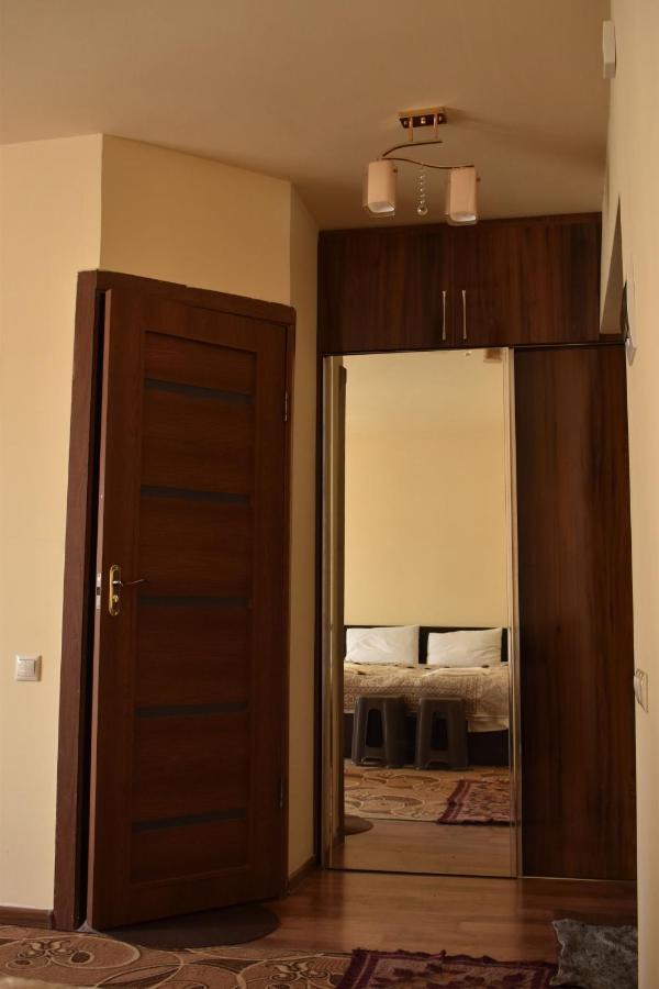 Напротив Спортивно-Концертного Комплекса Apartment Yerevan Exterior photo