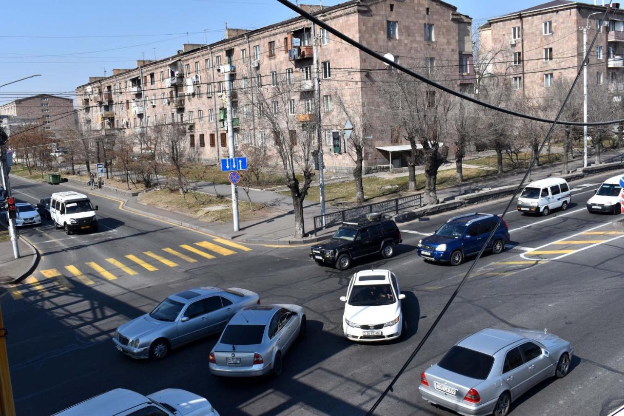 Напротив Спортивно-Концертного Комплекса Apartment Yerevan Exterior photo