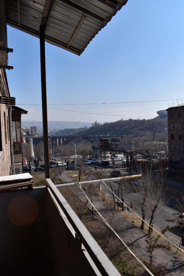 Напротив Спортивно-Концертного Комплекса Apartment Yerevan Exterior photo